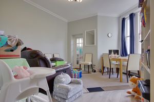 Lounge/Diner- click for photo gallery